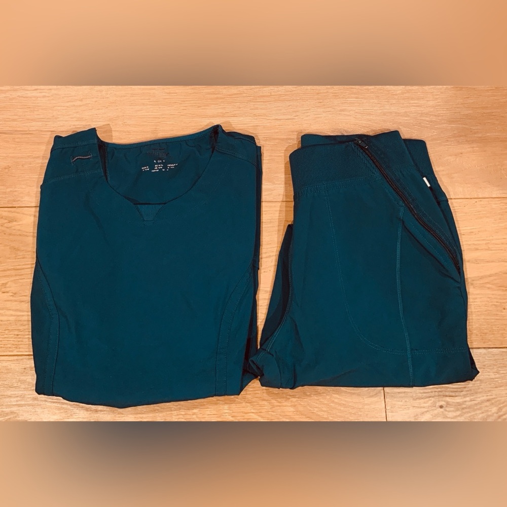 CHEROKEE Infinity Scrub Set | Size Small - Caribbean Blue Zipper Medical Sets